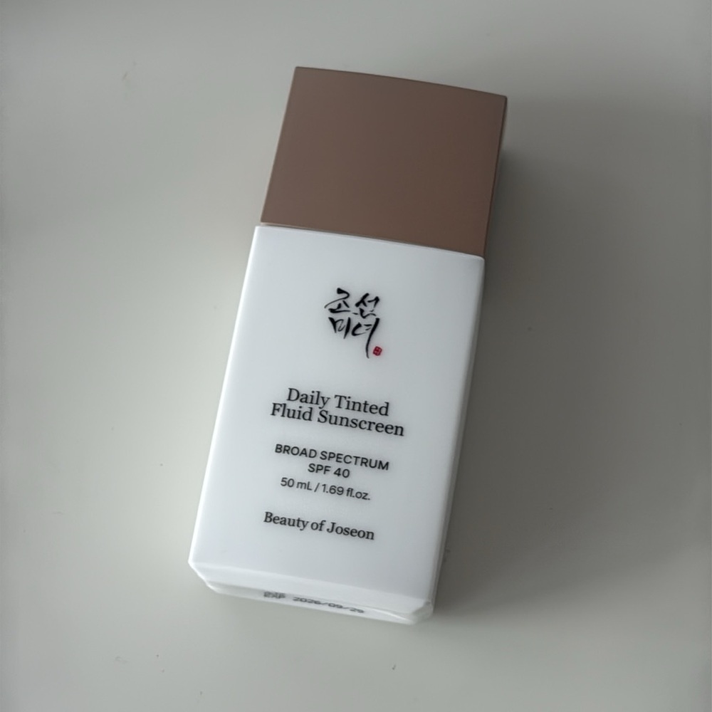 BEAUTY OF JOSEPN DAILY TINTED FLUID SUNSCREEN SPF40 1.69oz - Picture 3 of 3